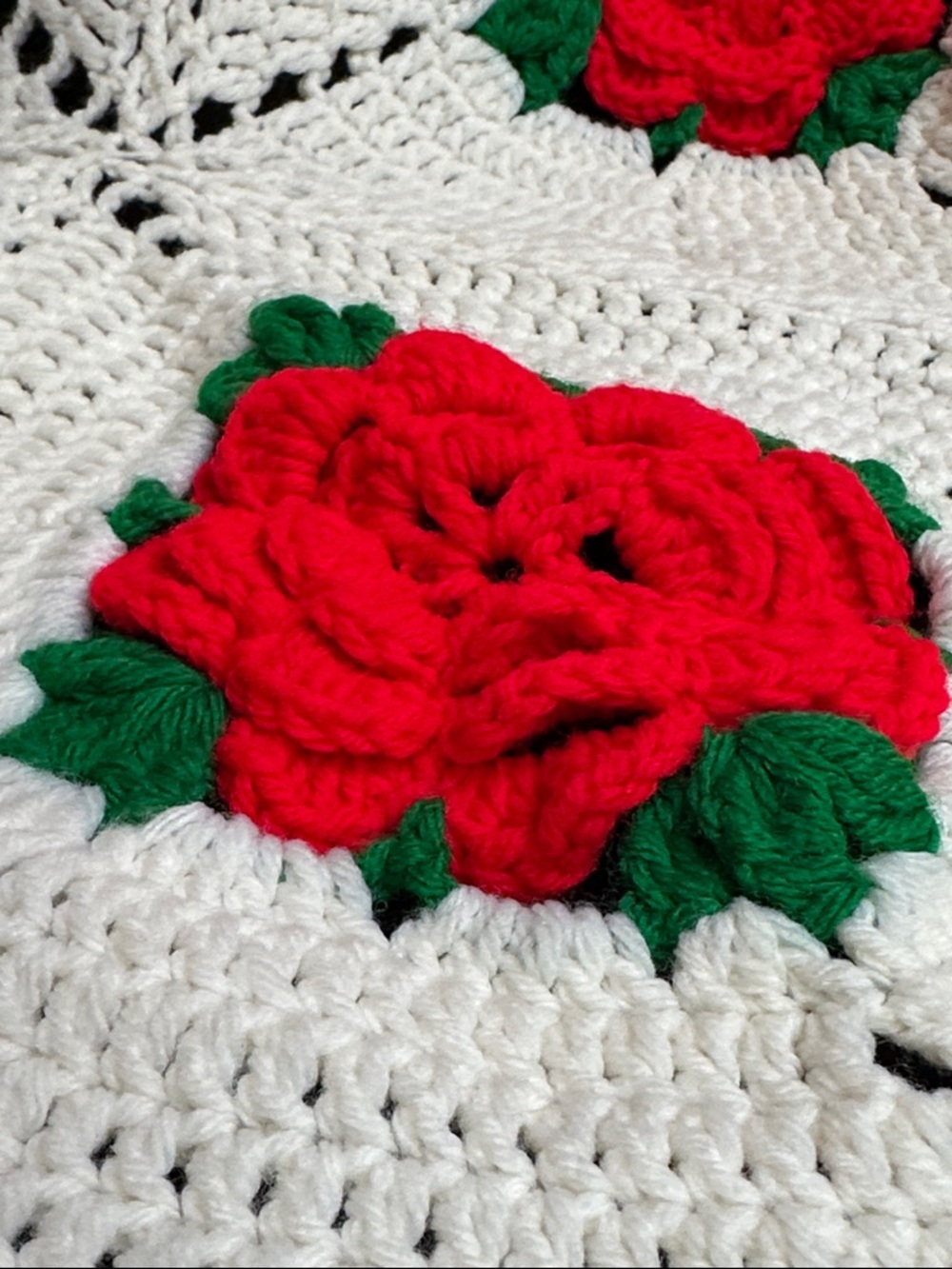 Vintage Handmade Crocheted Cream Fringe Blanket with Red Rose Appliqués - Picture 6 of 11